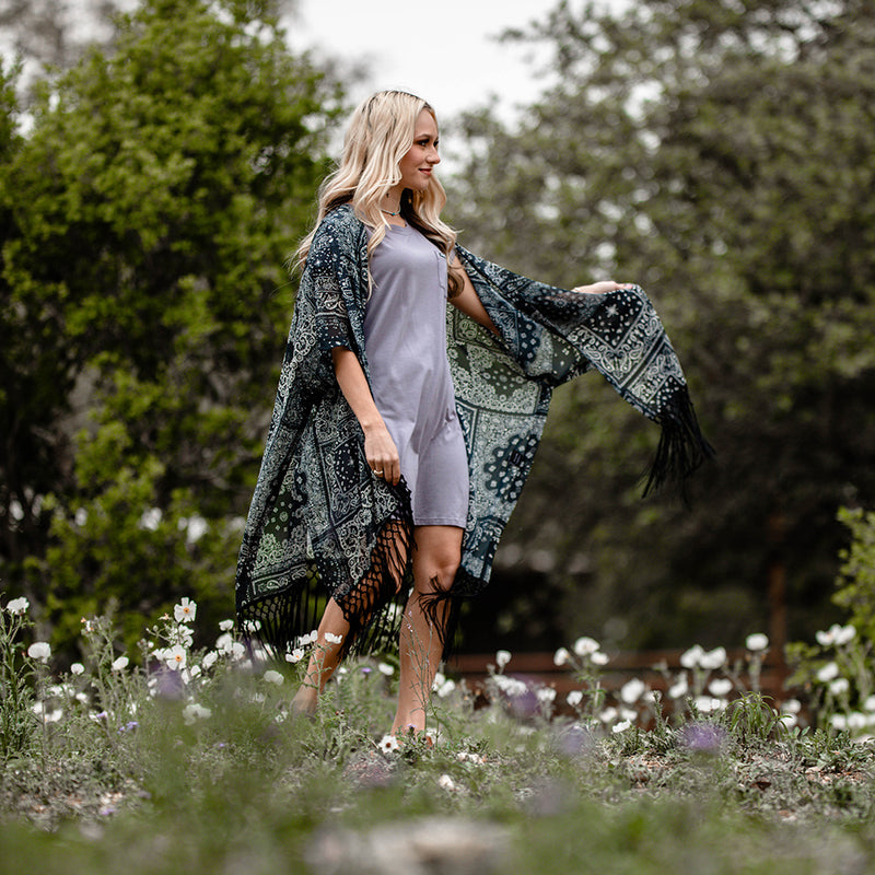 Ladies Long Kimono Black/White Bandana w/Black Fringe